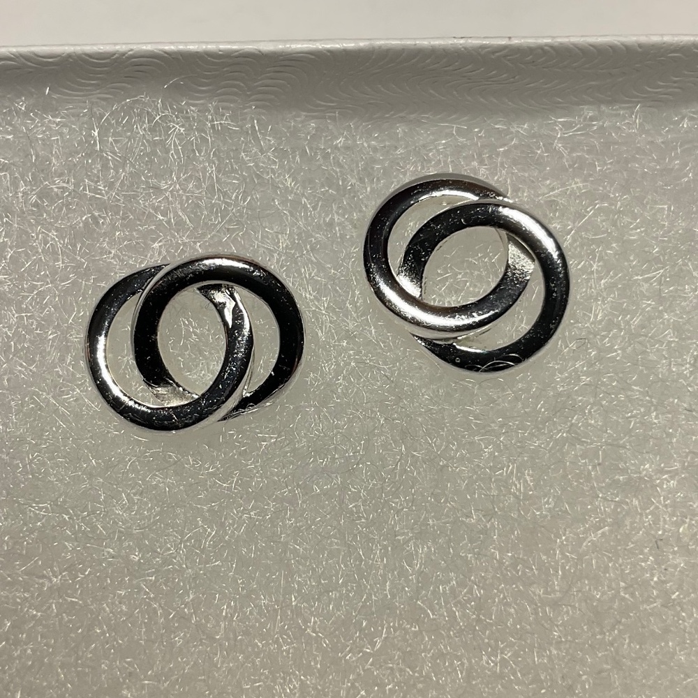 AV Sterling Silver Interlocking Circles Stud Earrings